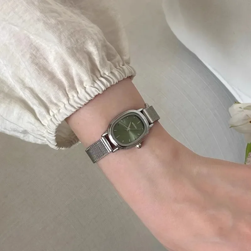 Luxury Watch For Girls - صغيرة البيضاوي الهاتفي الأخضر ساعة بسيطة
