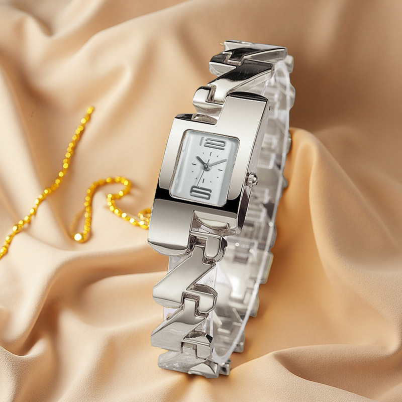 ساعة نسائية مربعة الشكل بحركة  - مراجعة Luxury Watch For Girls وسعره