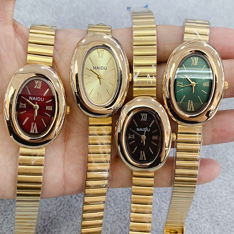 العلامة التجارية الفاخرة الذهب - مراجعة Luxury Watch For Girls وسعره