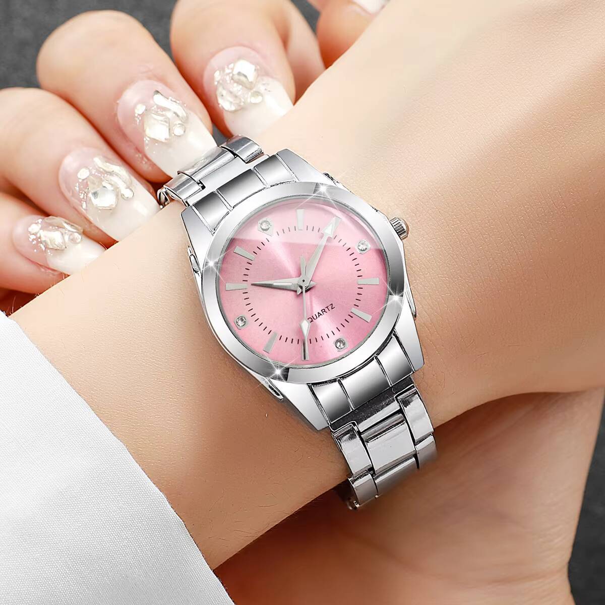 ساعات نسائية فاخرة من حجر الرا - مراجعة Luxury Watch For Girls وسعره